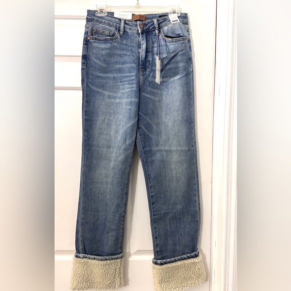 Judy Blue High Waisted Shearling Cuff Straight Leg Jeans NWT - Picture 2 of 8